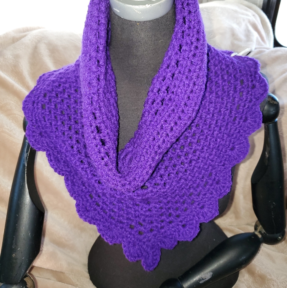 Crocheted cowl